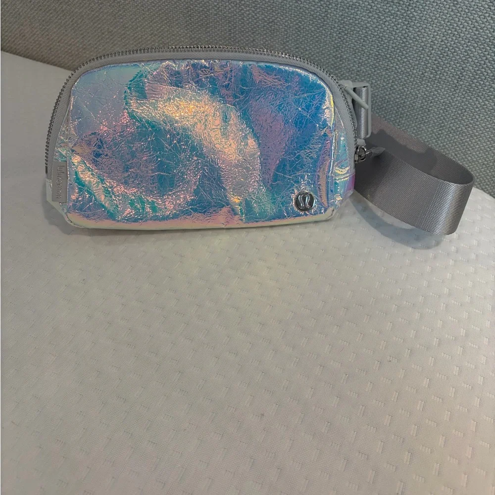 lululemon athletica Iridescent Holographic Crossbody Bag - Silver Strap - Picture 1 of 7
